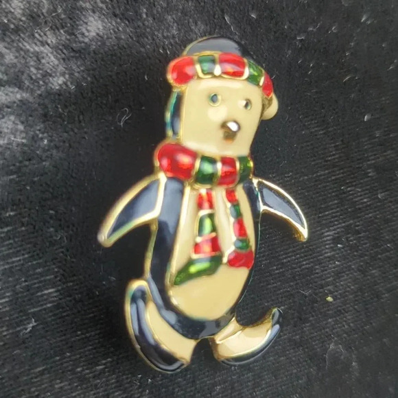 Vintage Enamel Penguin Brooch - Picture 2 of 6